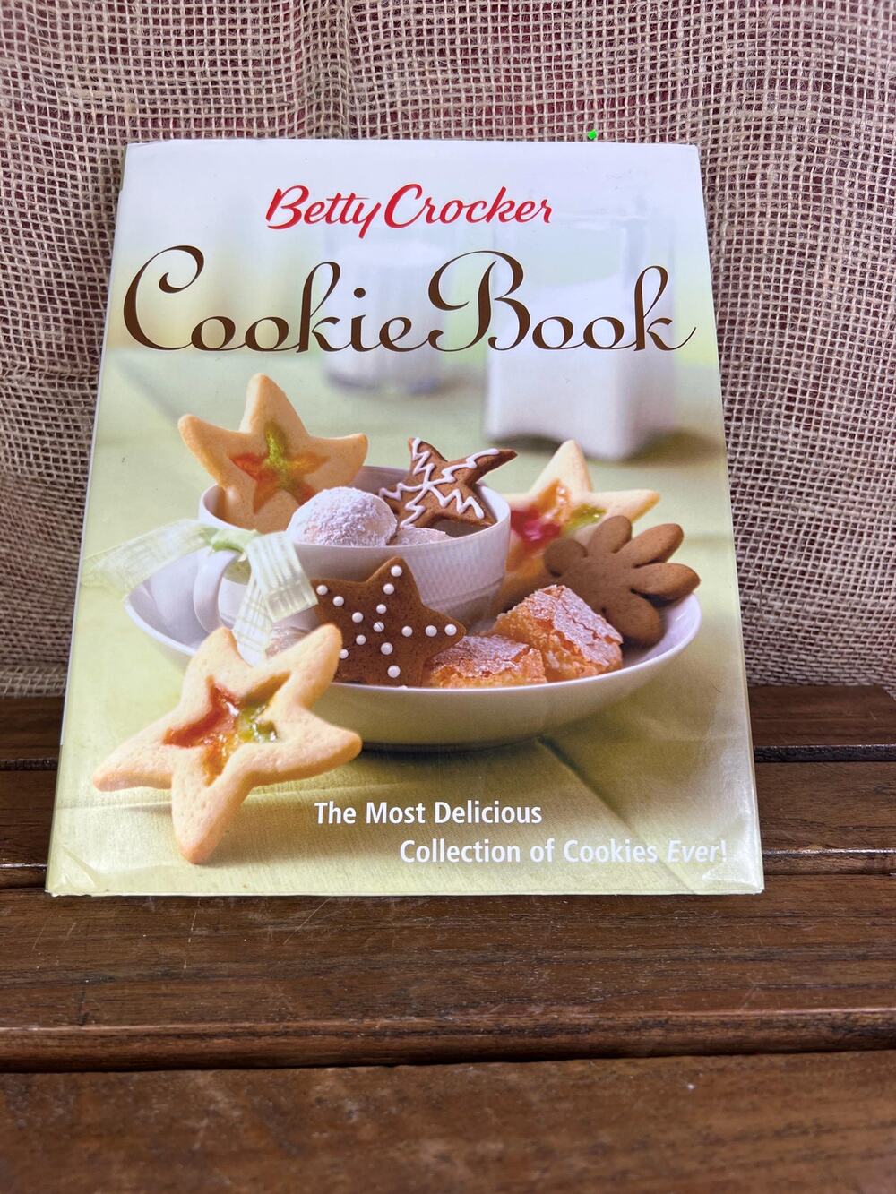 Betty Crocker Cookie Book by Betty Crocker~2003~Hard Cover with Dust Jacket